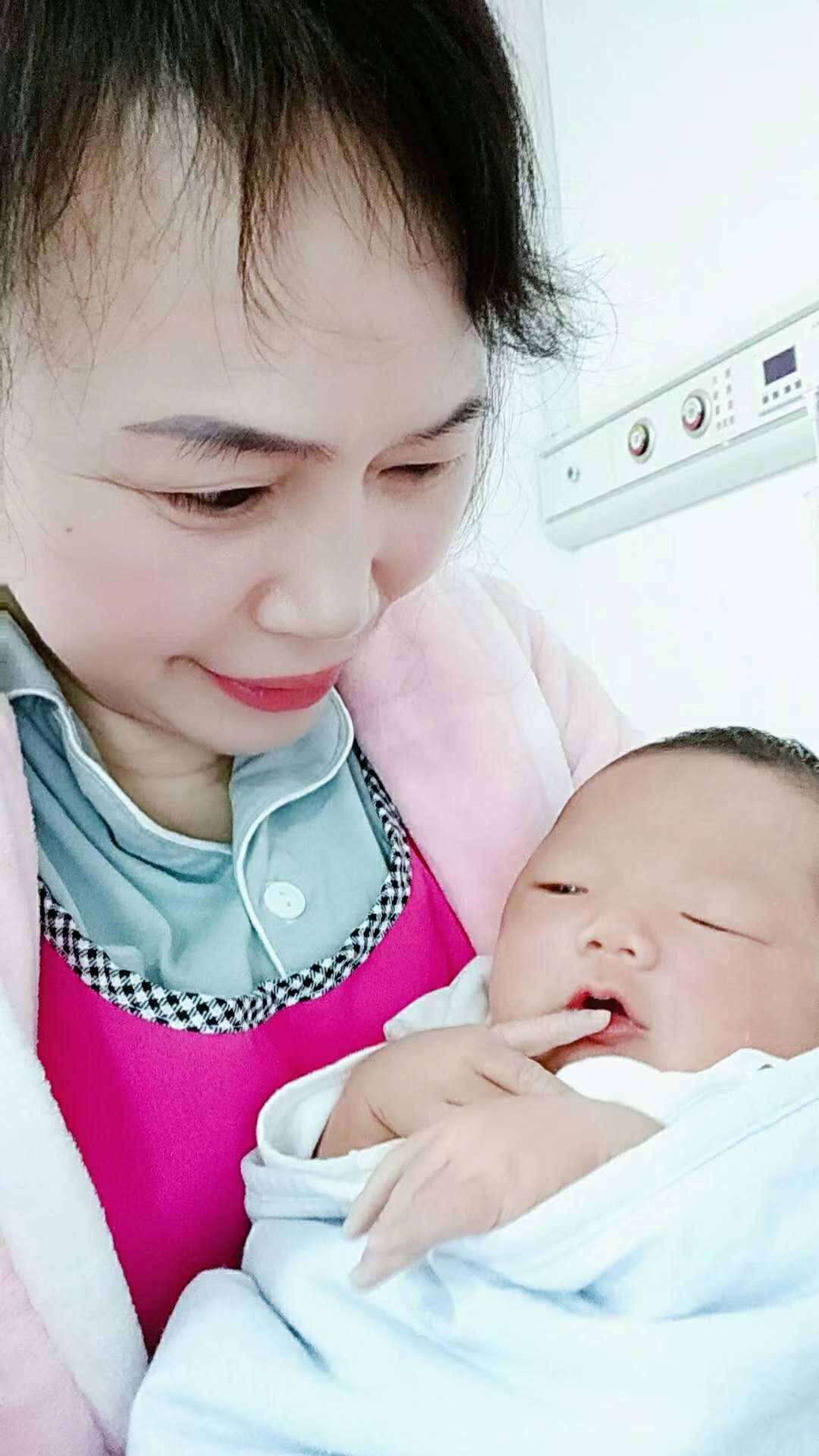 /陈燕月嫂的个人照片展示