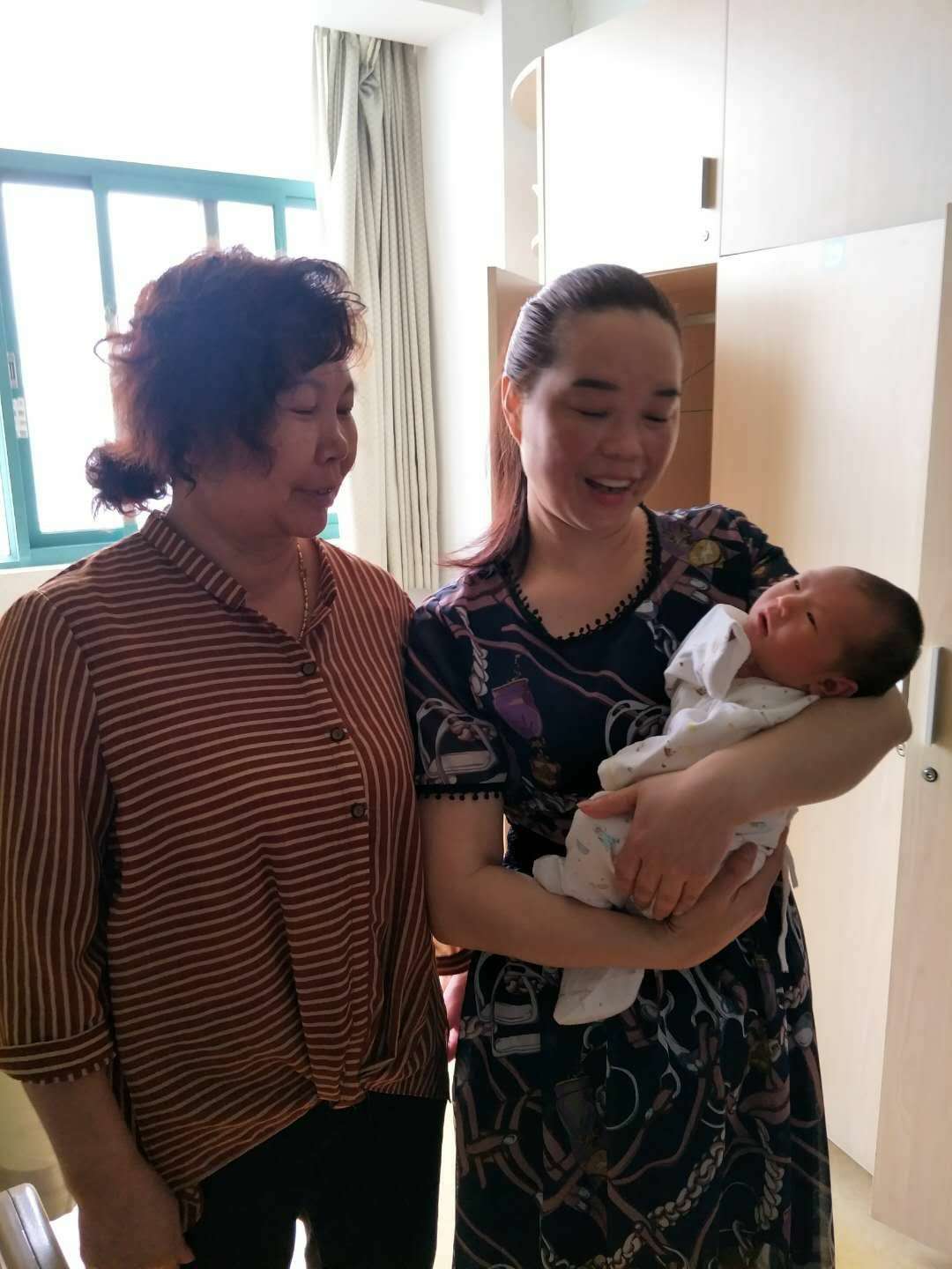/毕桂英月嫂的个人照片展示