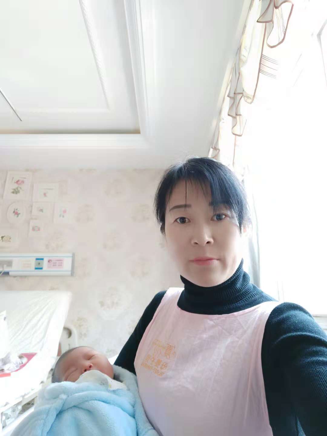 /谢爱萍月嫂的个人照片展示