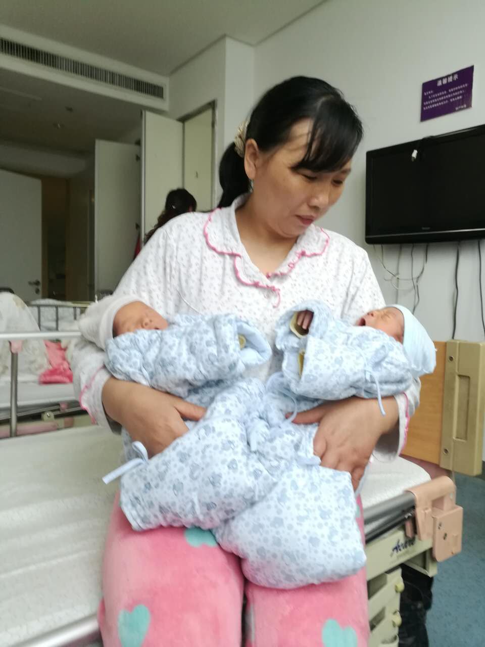 /黄桂仙月嫂的个人照片展示