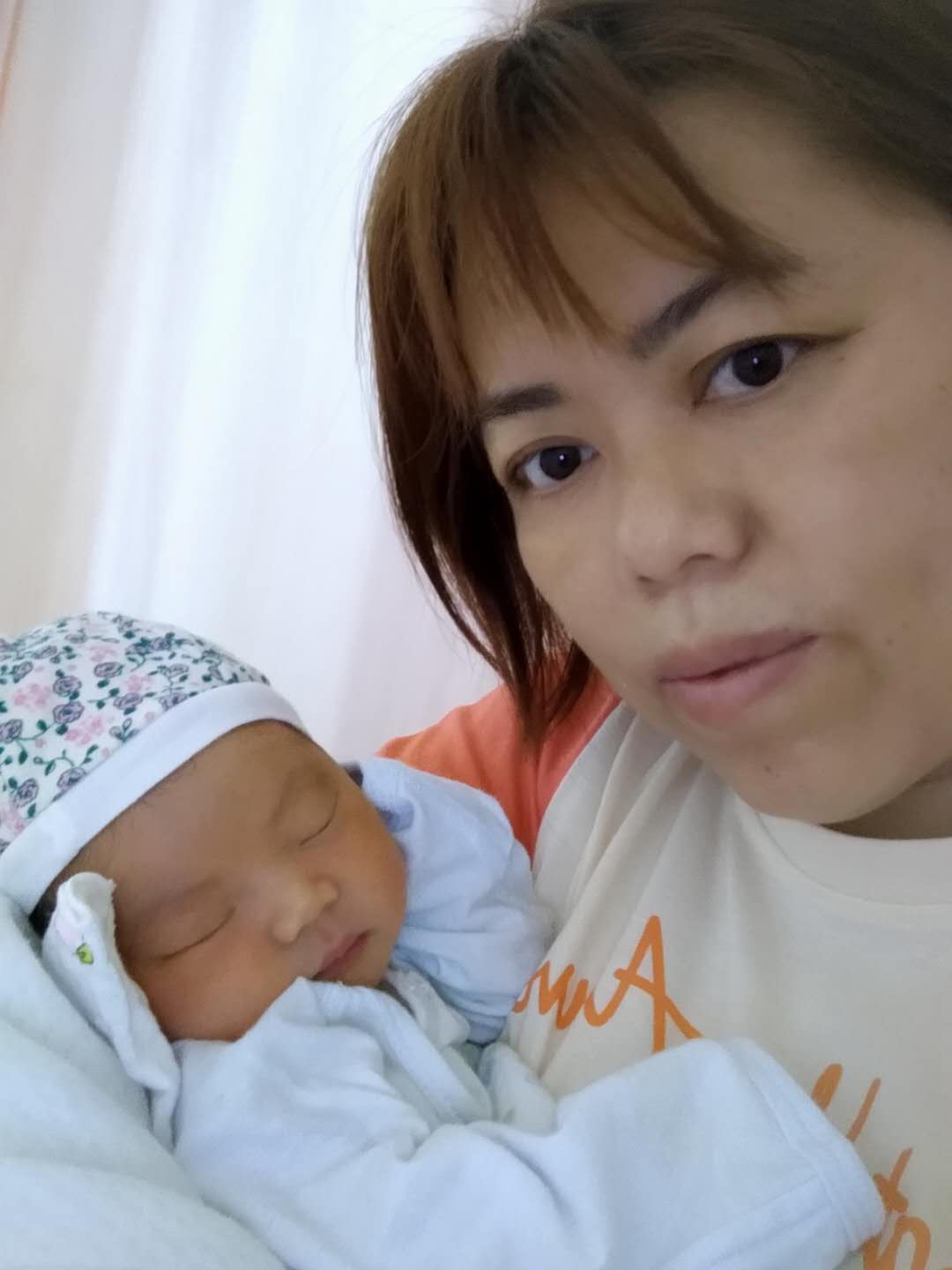 /柯美玉月嫂的个人照片展示