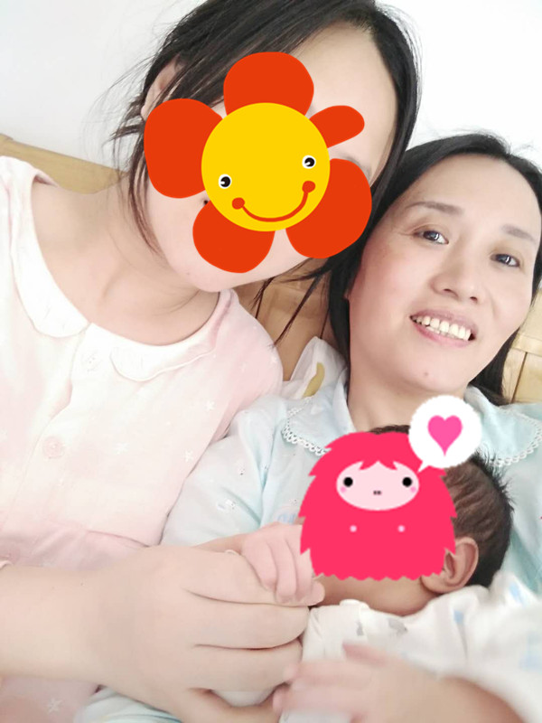 /王霞云月嫂的个人照片展示